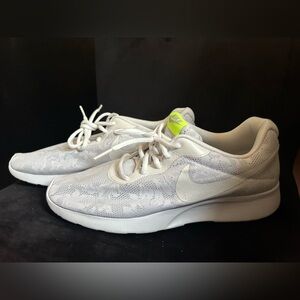 Nike Tanjun White Floral sneakers